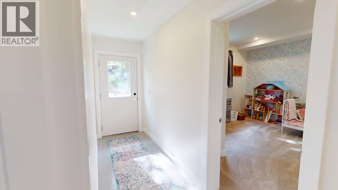 2075 St Paul Street, Rossland, British Columbia  V0G 1Y0 - Photo 35 - 10349851