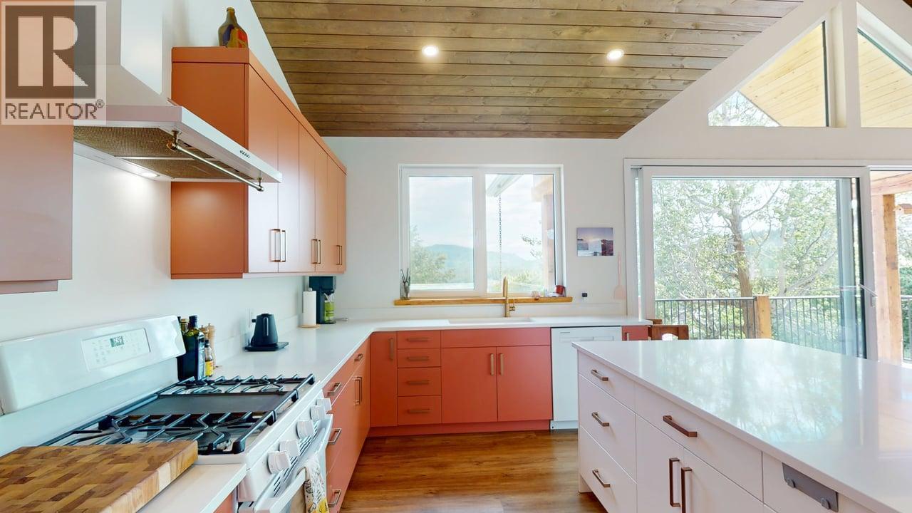 2075 St Paul Street, Rossland, British Columbia  V0G 1Y0 - Photo 22 - 10349851