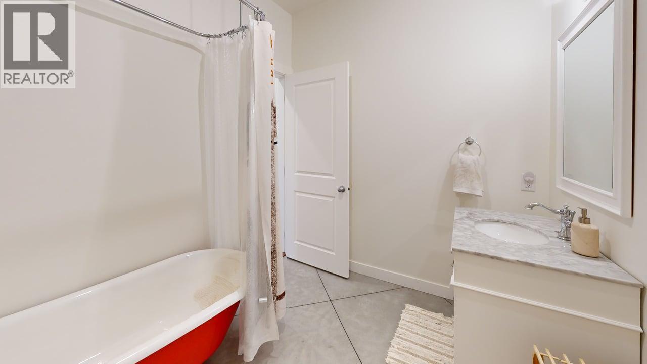 2075 St Paul Street, Rossland, British Columbia  V0G 1Y0 - Photo 24 - 10349851