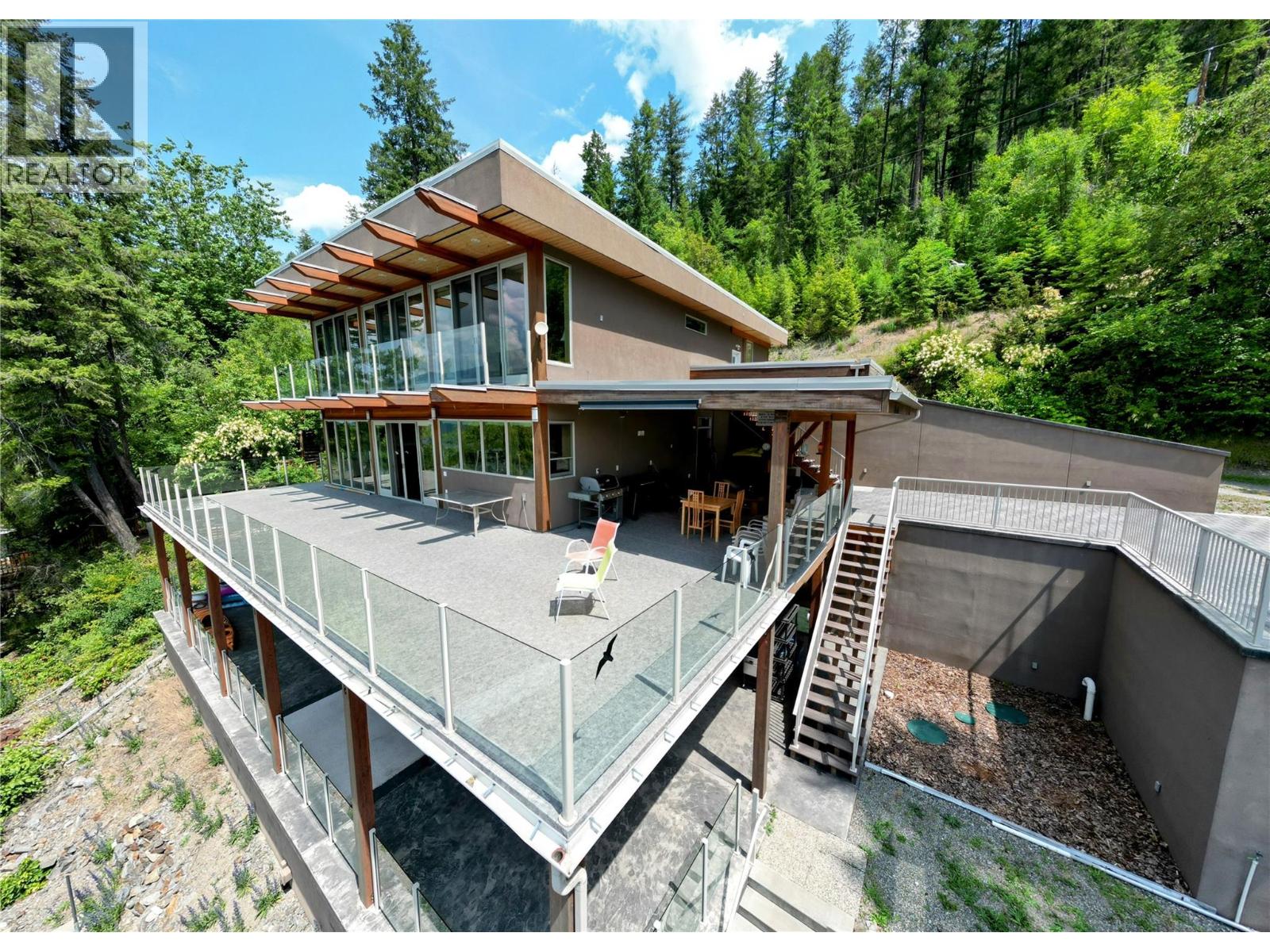 2411 Sunset Drive, Christina Lake, British Columbia