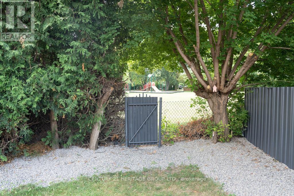 72 Ted Street, St. Catharines, Ontario  L2N 1E5 - Photo 7 - X12344401