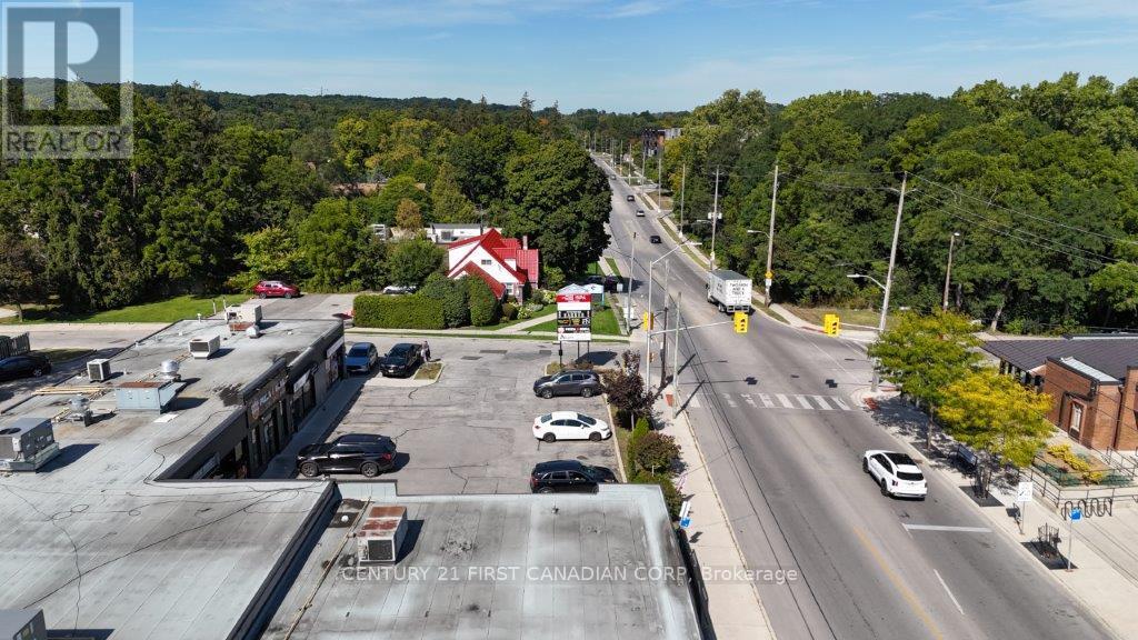 1288 Commissioners Road W, London South (South B), Ontario  N6K 1E1 - Photo 11 - X12407635