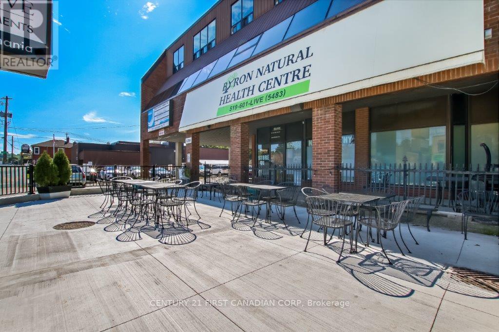 1288 Commissioners Road W, London South (South B), Ontario  N6K 1E1 - Photo 3 - X12407635