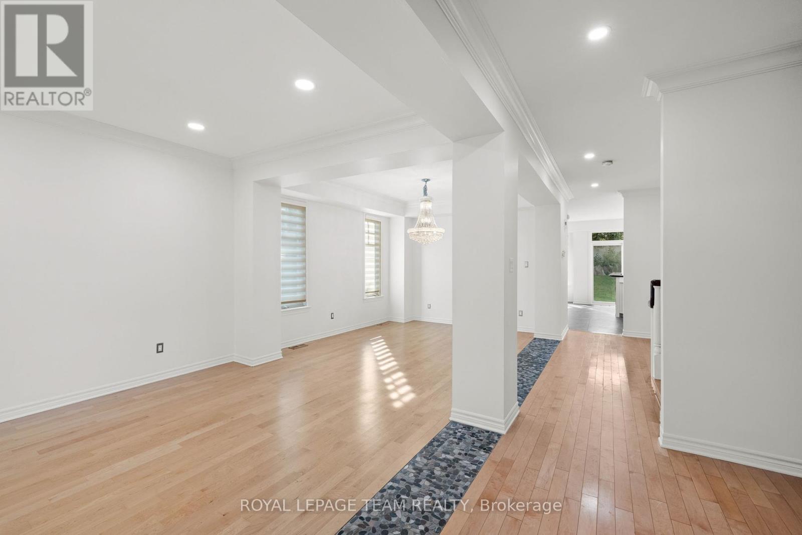 60 Ironside Court, Ottawa, Ontario  K2K 3H6 - Photo 6 - X12407659
