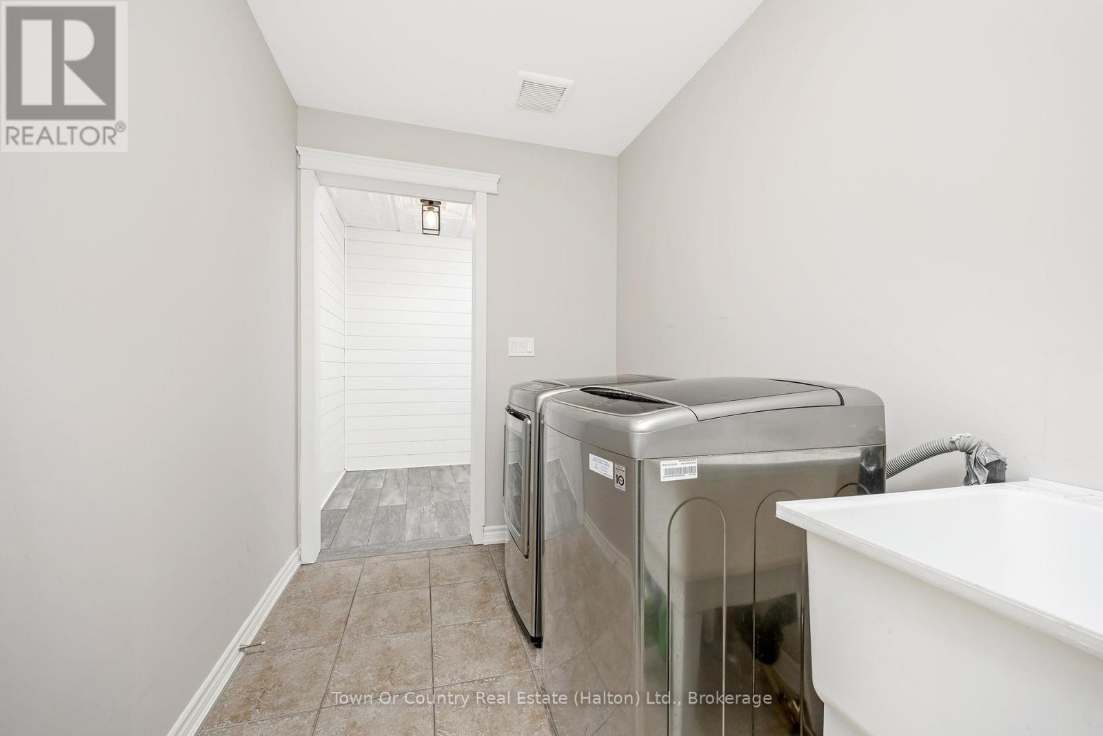 111 Ryan Street, Centre Wellington, Ontario  N1M 0E4 - Photo 19 - X12407633