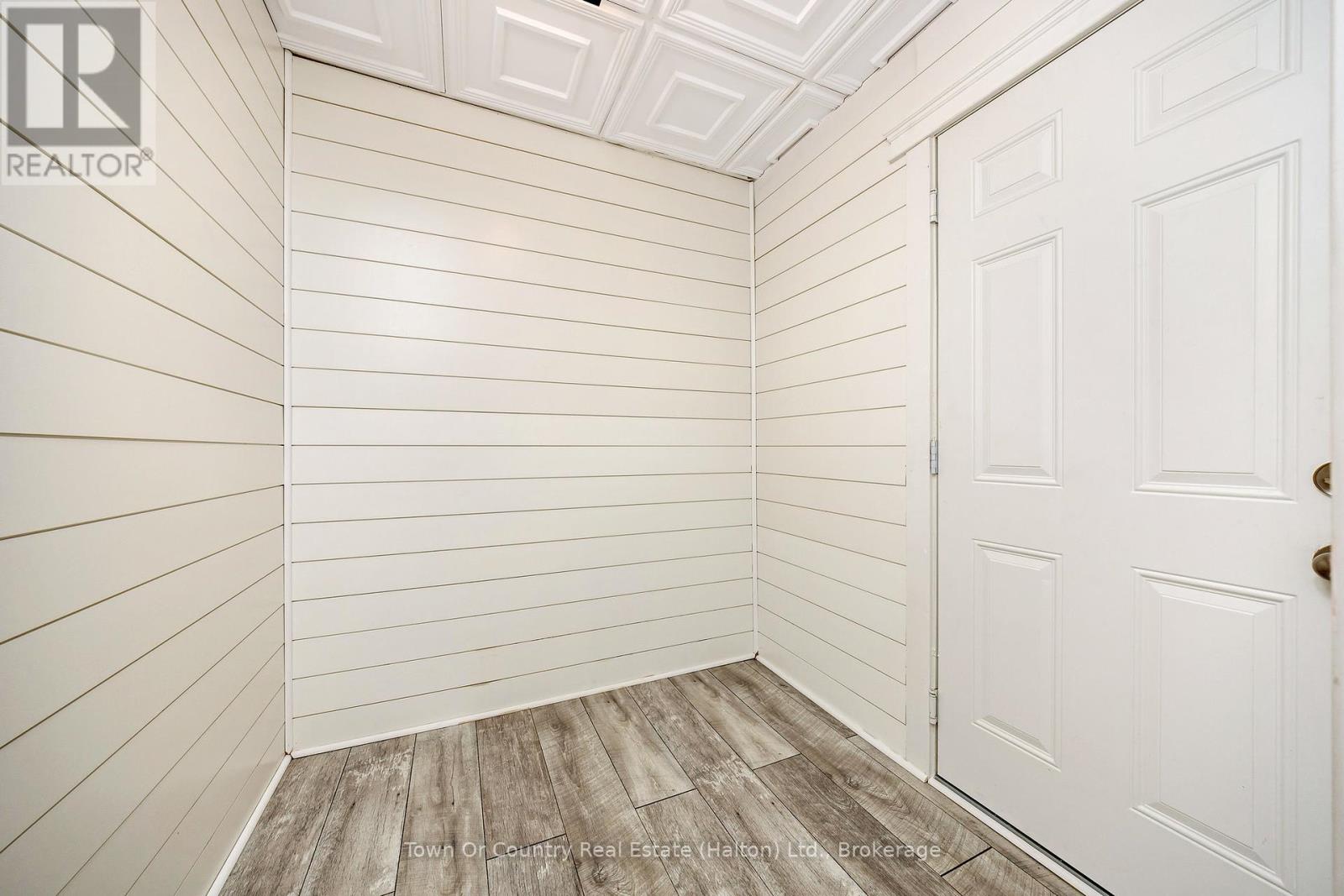 111 Ryan Street, Centre Wellington, Ontario  N1M 0E4 - Photo 20 - X12407633