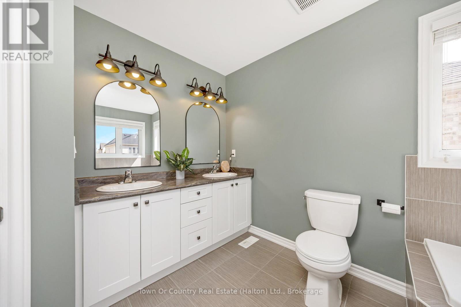 111 Ryan Street, Centre Wellington, Ontario  N1M 0E4 - Photo 26 - X12407633