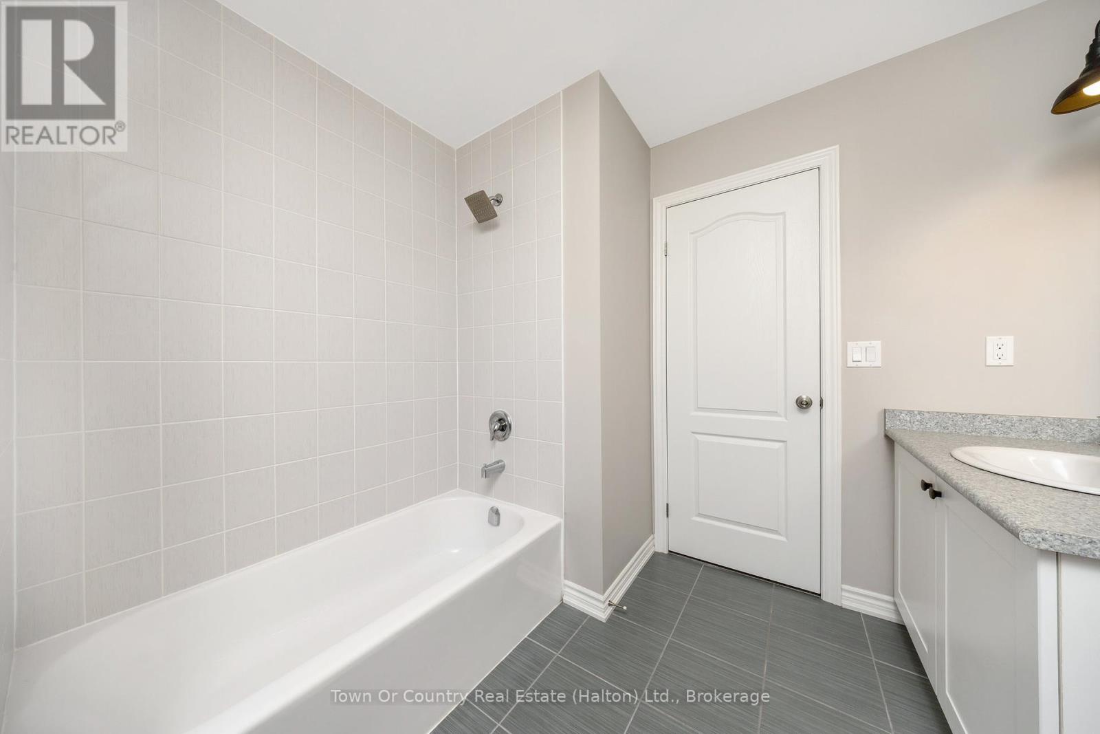 111 Ryan Street, Centre Wellington, Ontario  N1M 0E4 - Photo 31 - X12407633