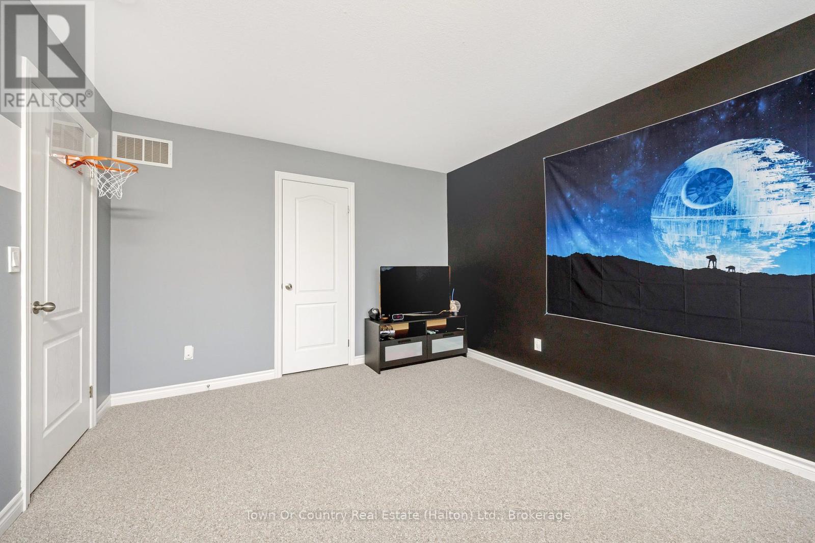 111 Ryan Street, Centre Wellington, Ontario  N1M 0E4 - Photo 33 - X12407633
