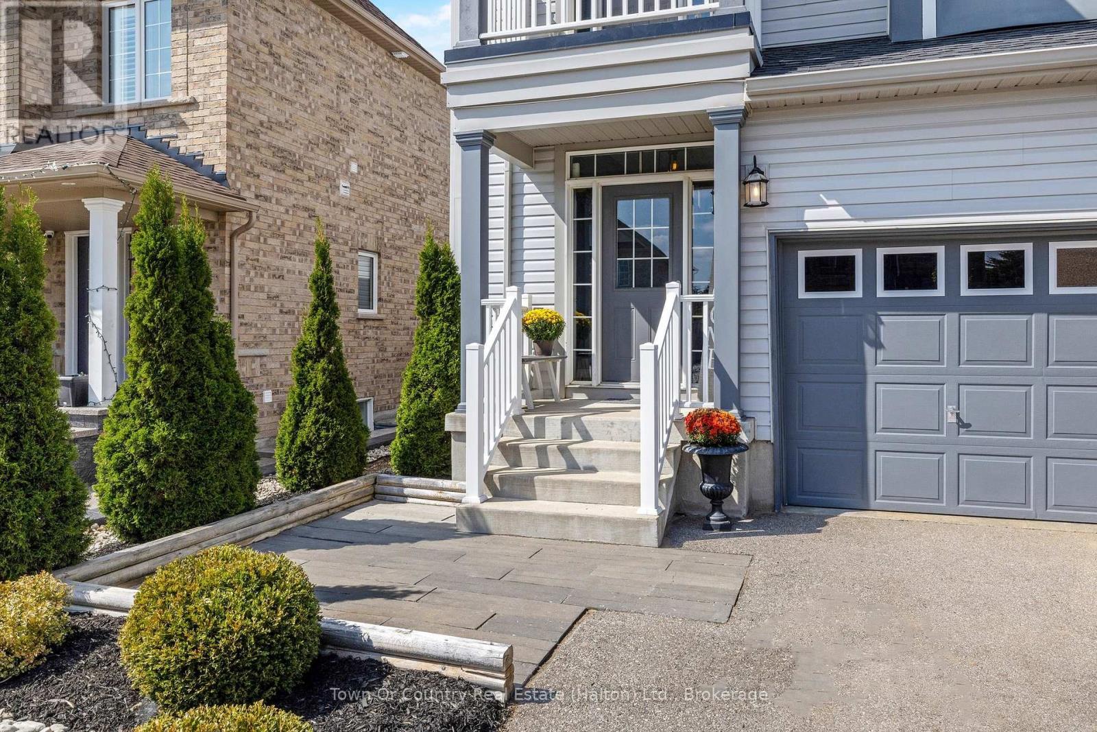 111 Ryan Street, Centre Wellington, Ontario  N1M 0E4 - Photo 4 - X12407633