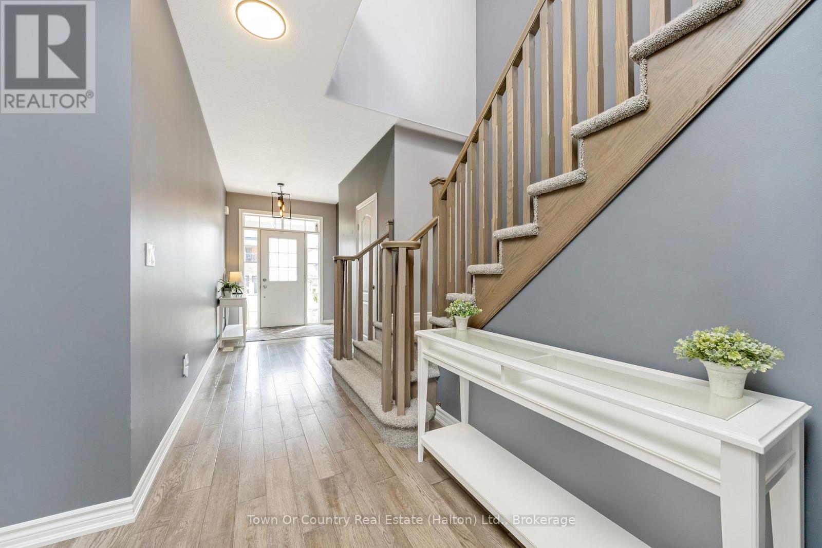 111 Ryan Street, Centre Wellington, Ontario  N1M 0E4 - Photo 7 - X12407633