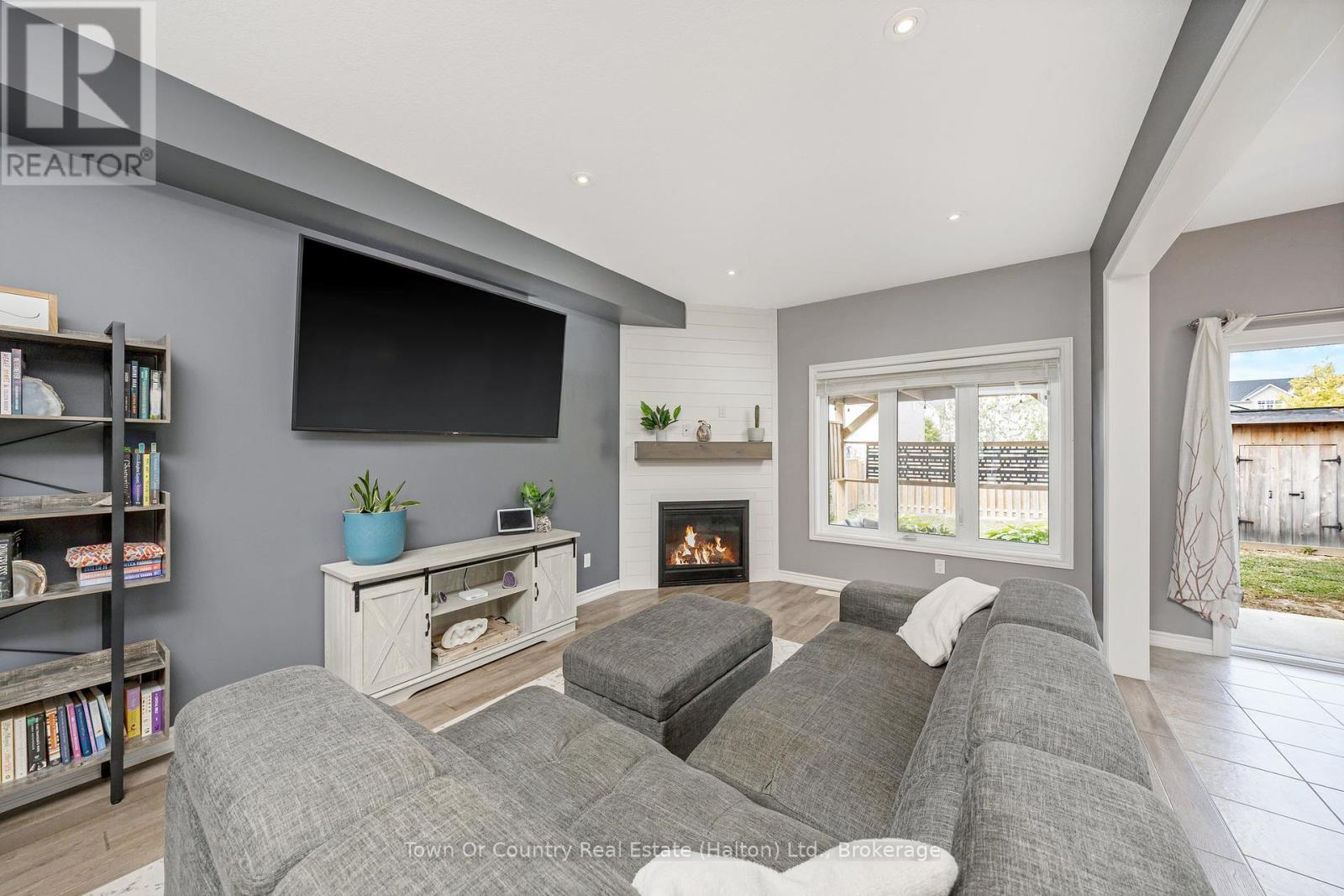 111 Ryan Street, Centre Wellington, Ontario  N1M 0E4 - Photo 8 - X12407633