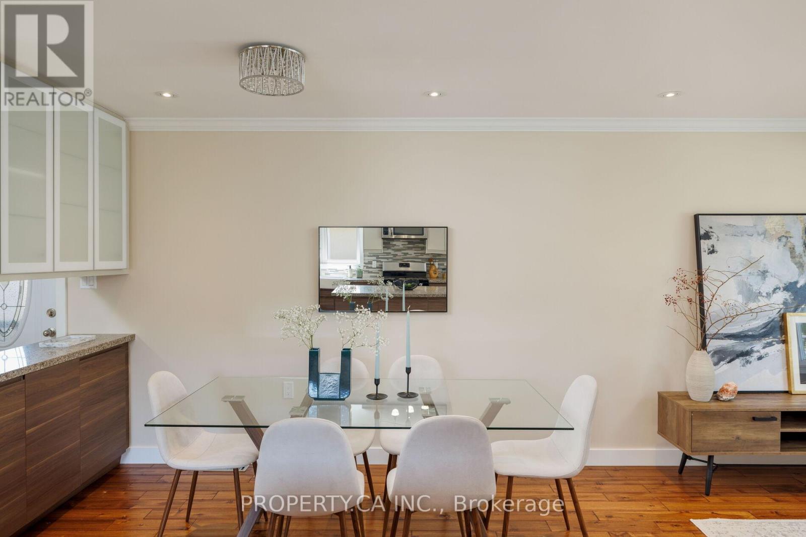 316 Renforth Drive, Toronto (Markland Wood), Ontario  M9C 2L3 - Photo 11 - W12407507