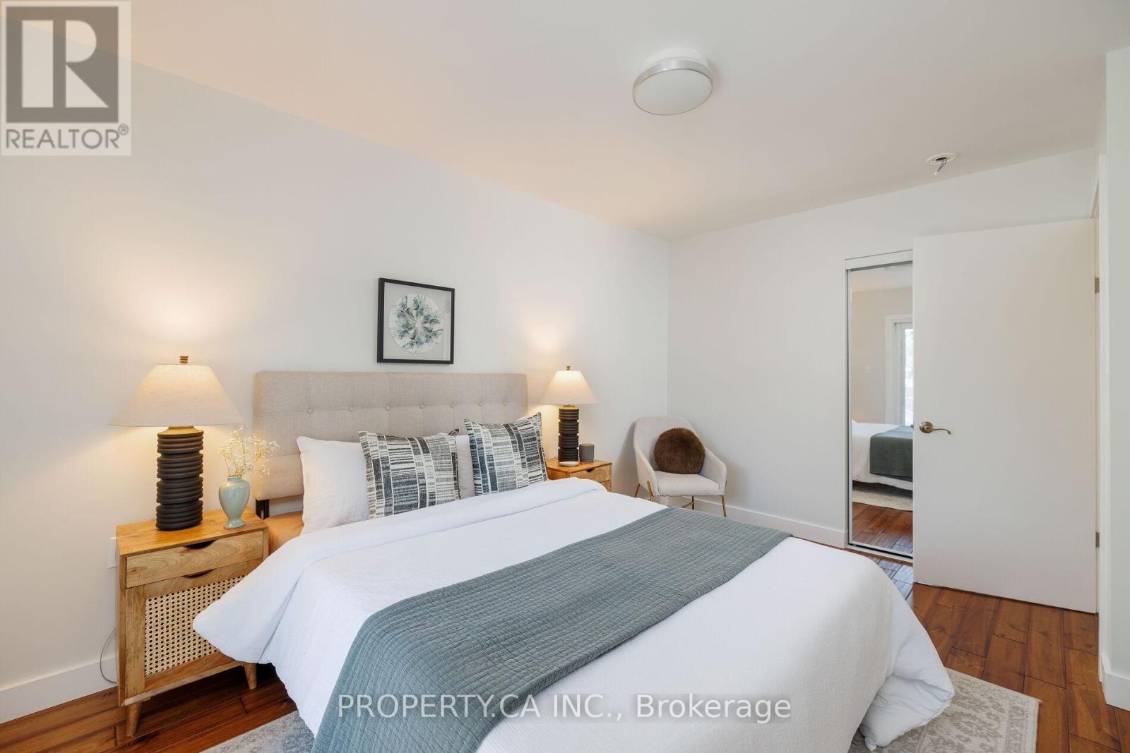 316 Renforth Drive, Toronto (Markland Wood), Ontario  M9C 2L3 - Photo 13 - W12407507