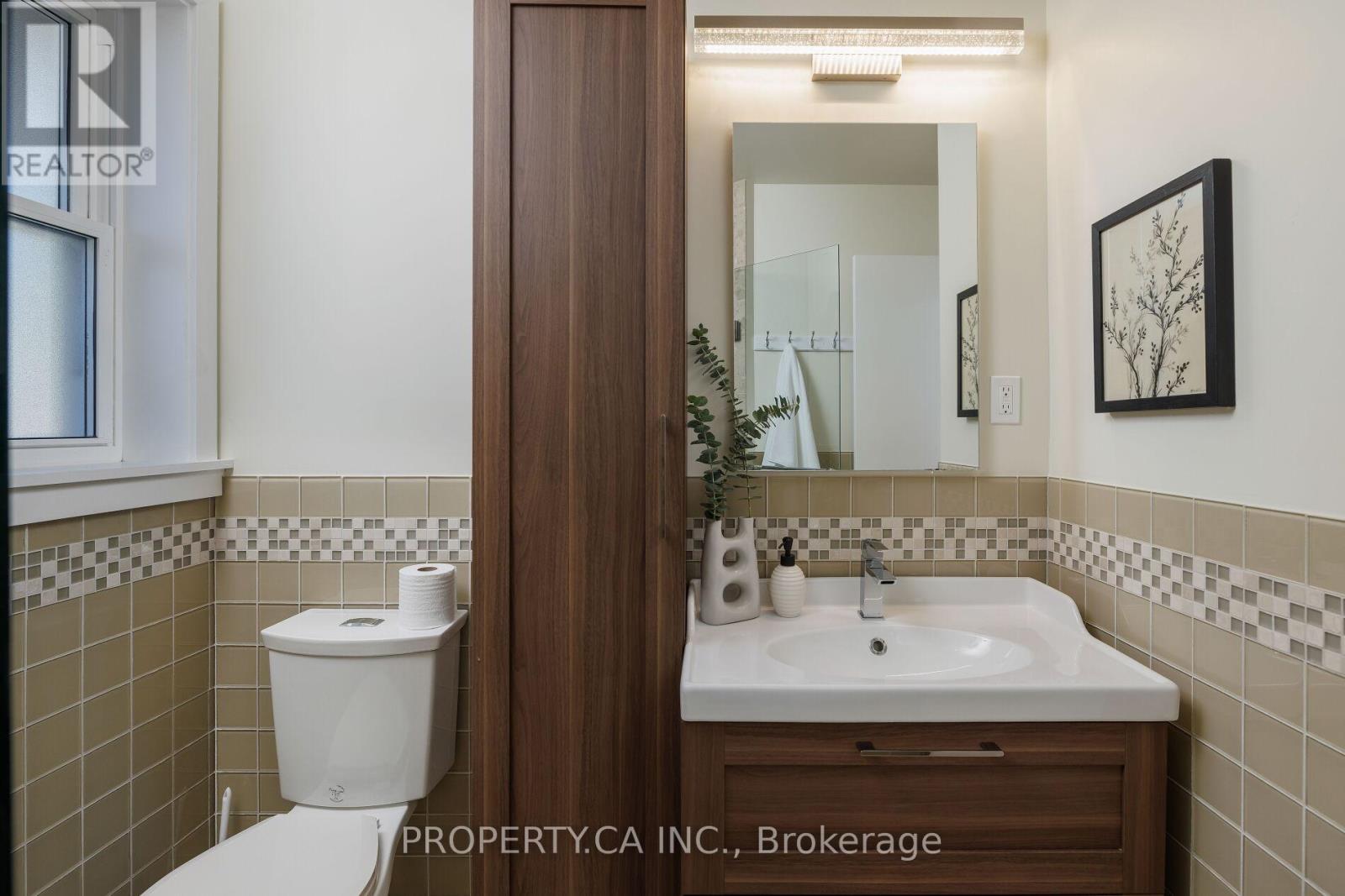 316 Renforth Drive, Toronto (Markland Wood), Ontario  M9C 2L3 - Photo 16 - W12407507
