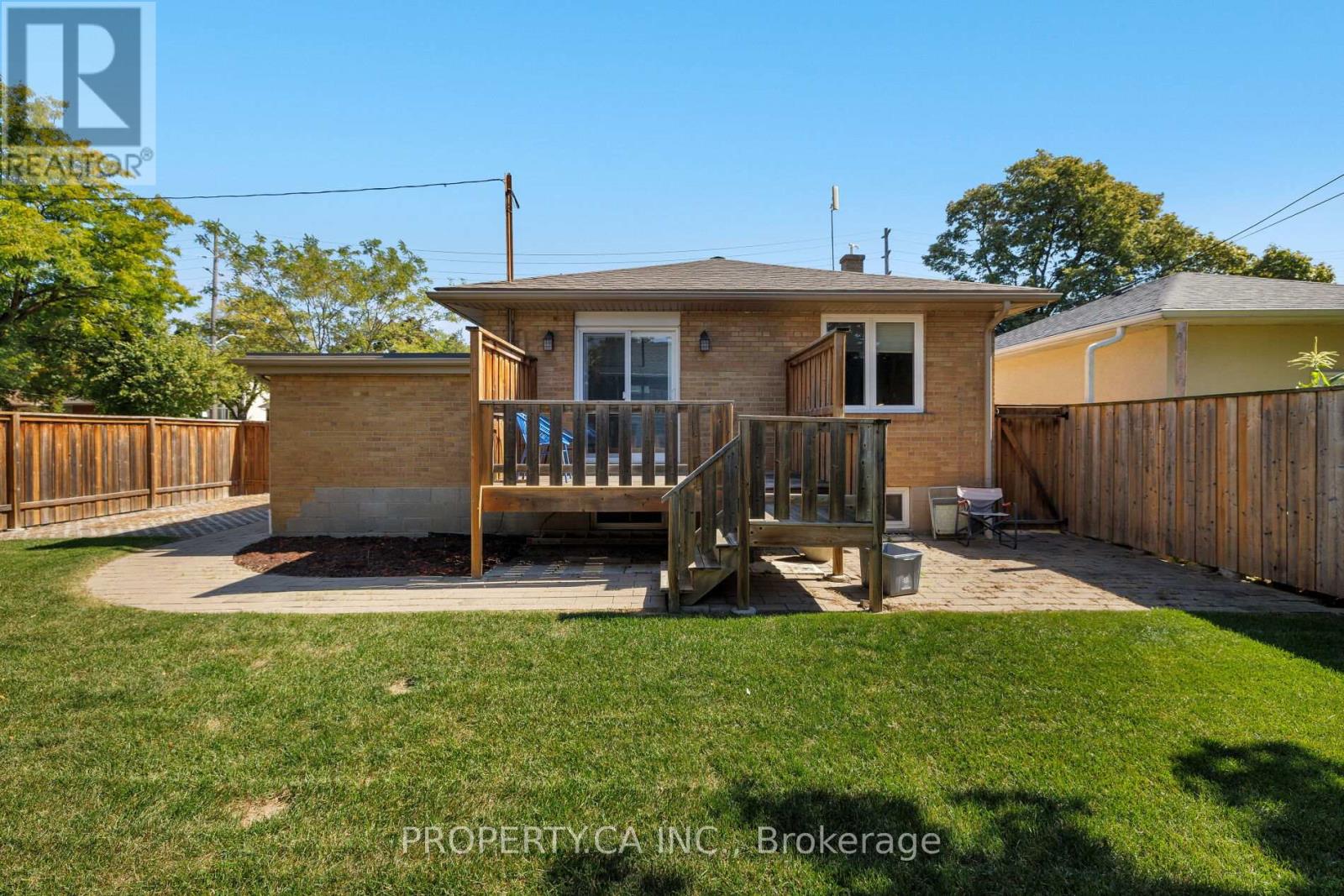 316 Renforth Drive, Toronto (Markland Wood), Ontario  M9C 2L3 - Photo 23 - W12407507