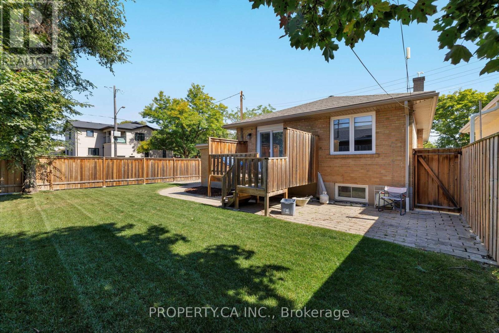 316 Renforth Drive, Toronto (Markland Wood), Ontario  M9C 2L3 - Photo 24 - W12407507