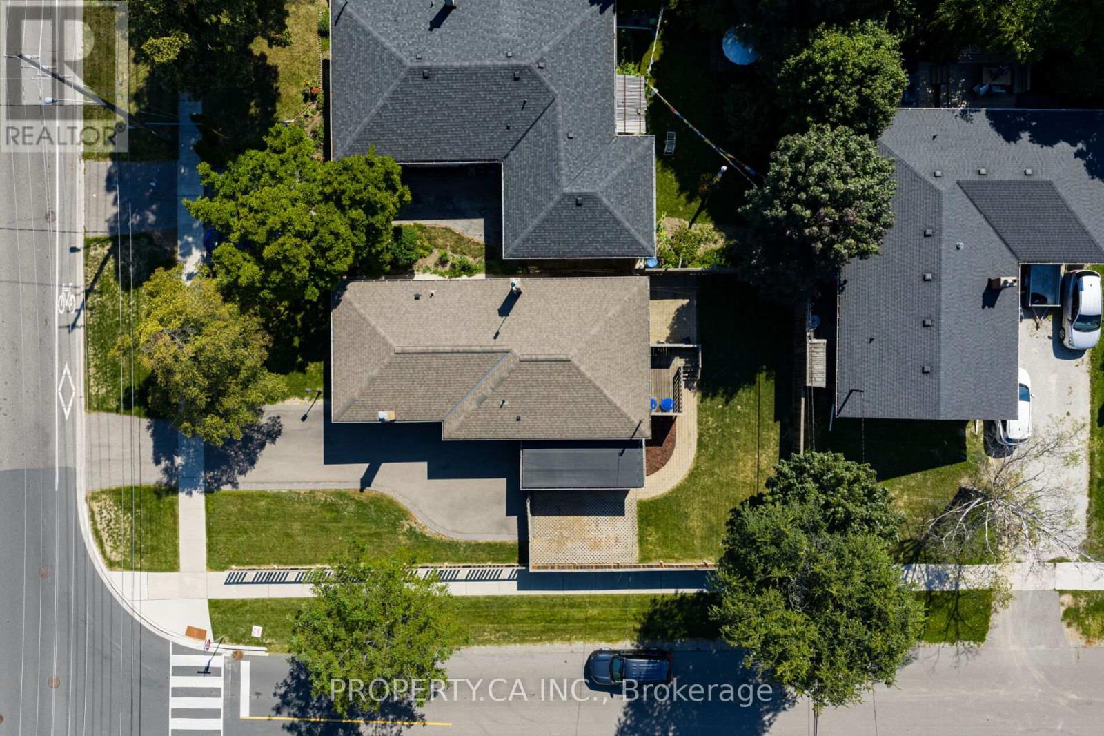 316 Renforth Drive, Toronto (Markland Wood), Ontario  M9C 2L3 - Photo 26 - W12407507