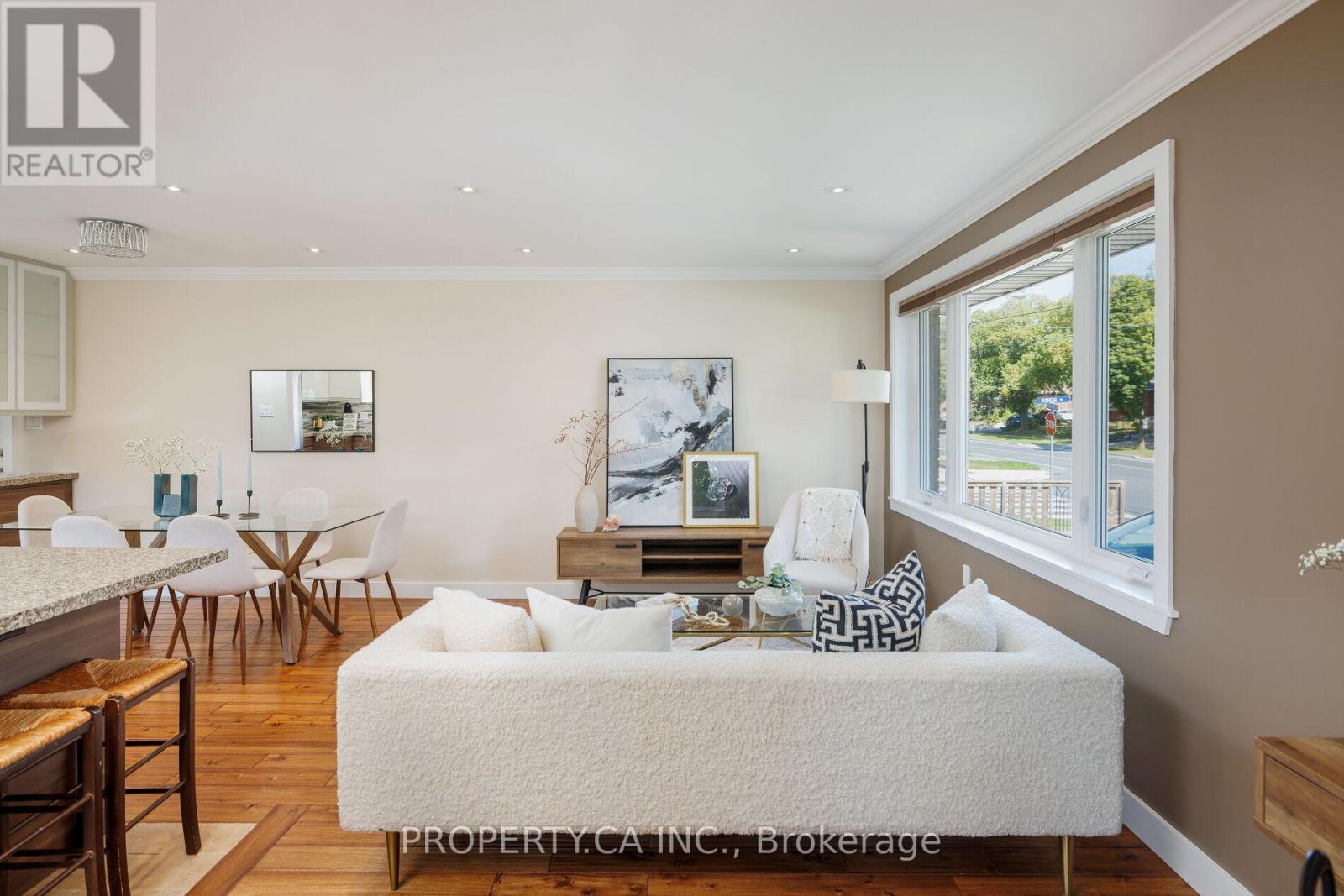 Property at 316 RENFORTH DRIVE image 4