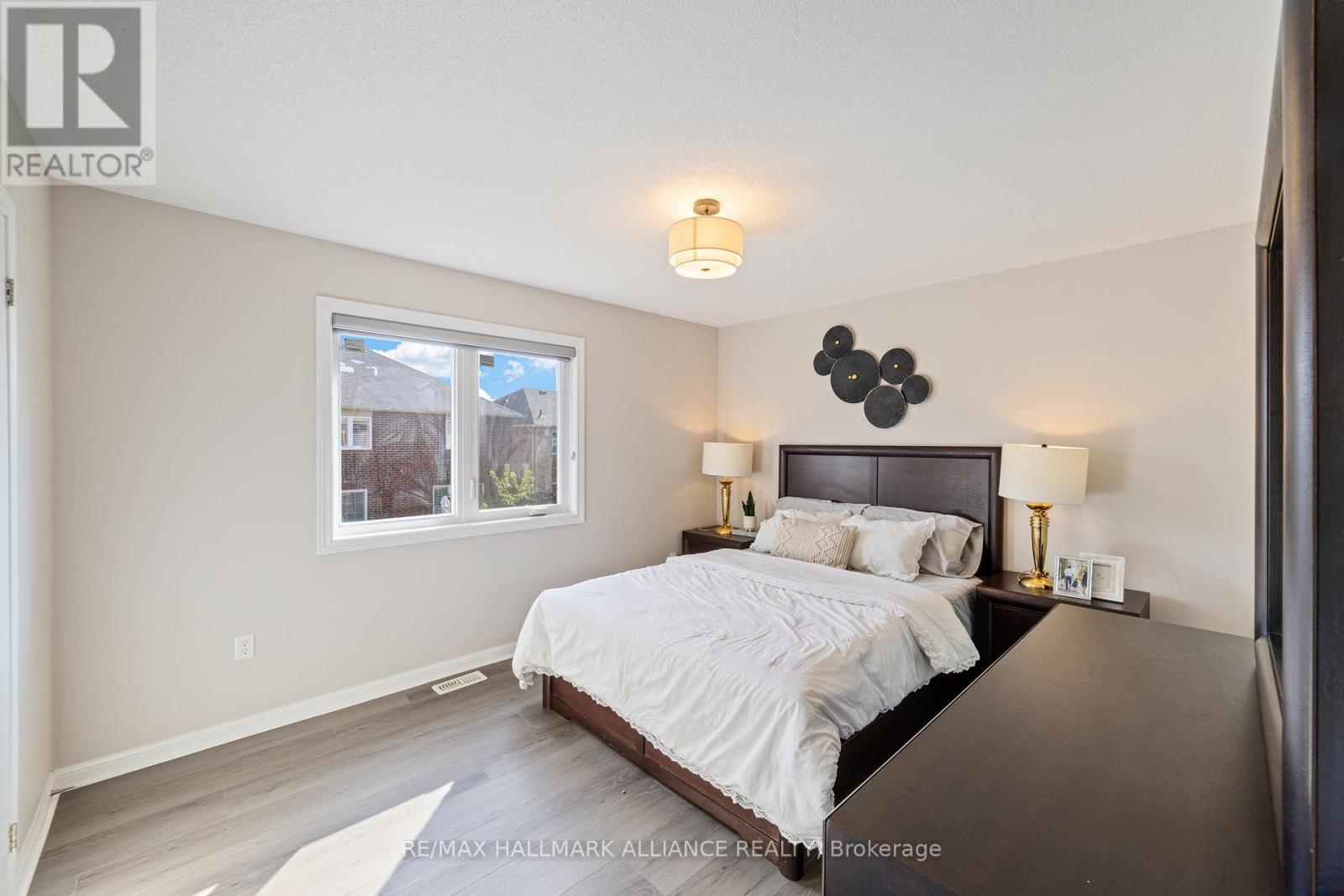 402 Schreyer Crescent, Milton, Ontario  L9T 7T2 - Photo 21 - W12407513