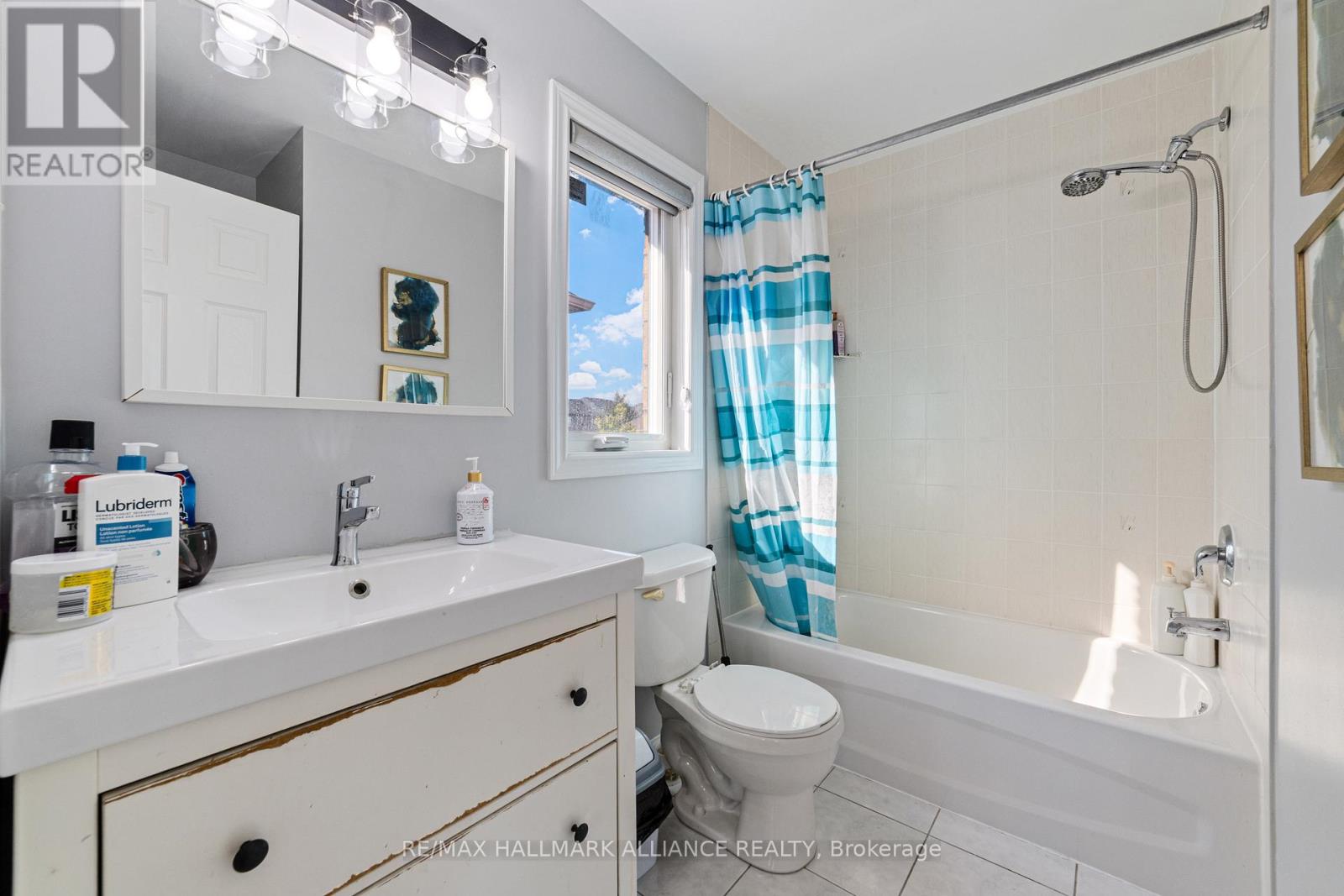 402 Schreyer Crescent, Milton, Ontario  L9T 7T2 - Photo 23 - W12407513