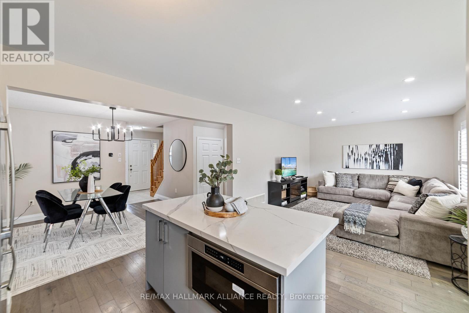 402 Schreyer Crescent, Milton, Ontario  L9T 7T2 - Photo 8 - W12407513