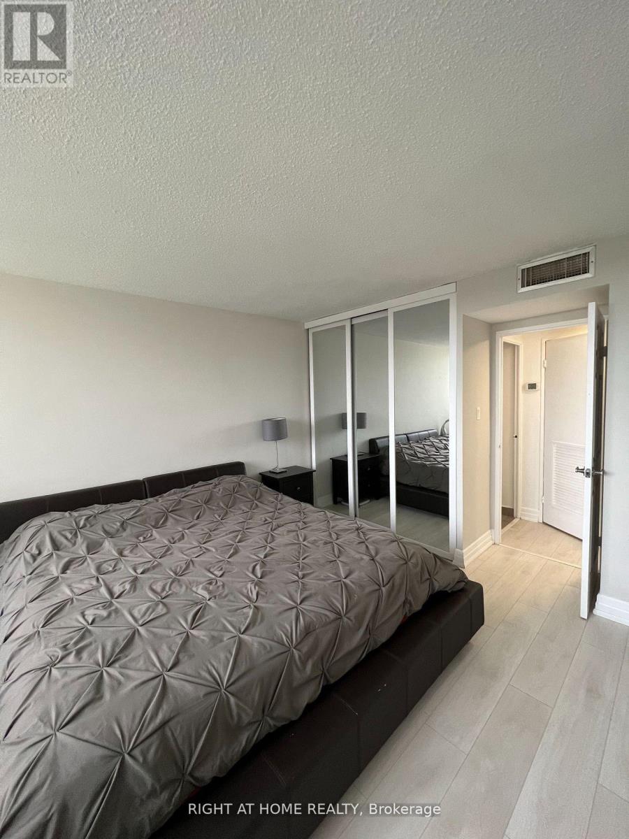 1018 - 1333 Bloor Street, Mississauga, Ontario  L4Y 3T6 - Photo 12 - W12407537