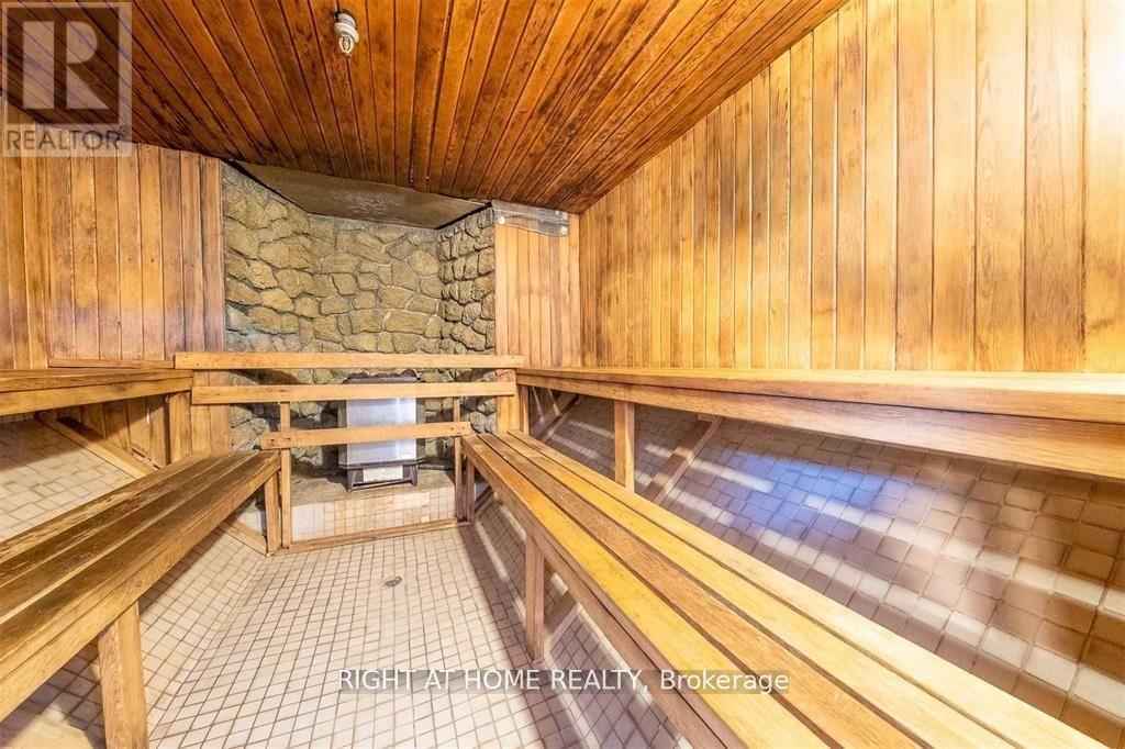 1018 - 1333 Bloor Street, Mississauga, Ontario  L4Y 3T6 - Photo 17 - W12407537