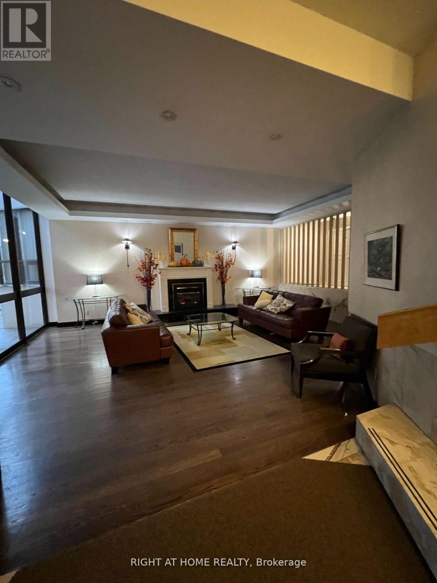 1018 - 1333 Bloor Street, Mississauga, Ontario  L4Y 3T6 - Photo 3 - W12407537