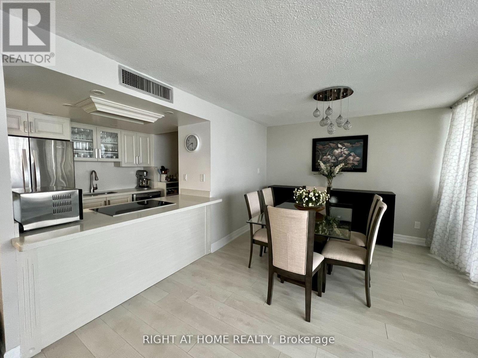 1018 - 1333 Bloor Street, Mississauga, Ontario  L4Y 3T6 - Photo 8 - W12407537