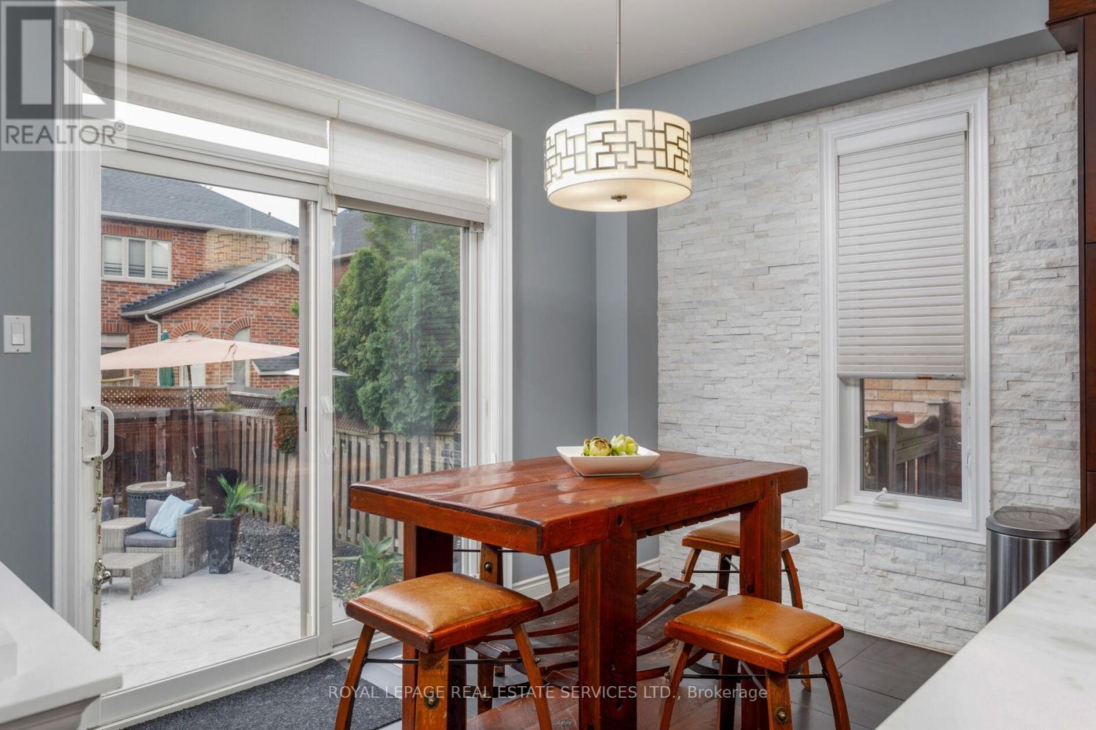 2299 Millstone Drive, Oakville, Ontario  L6M 0H1 - Photo 17 - W12407550