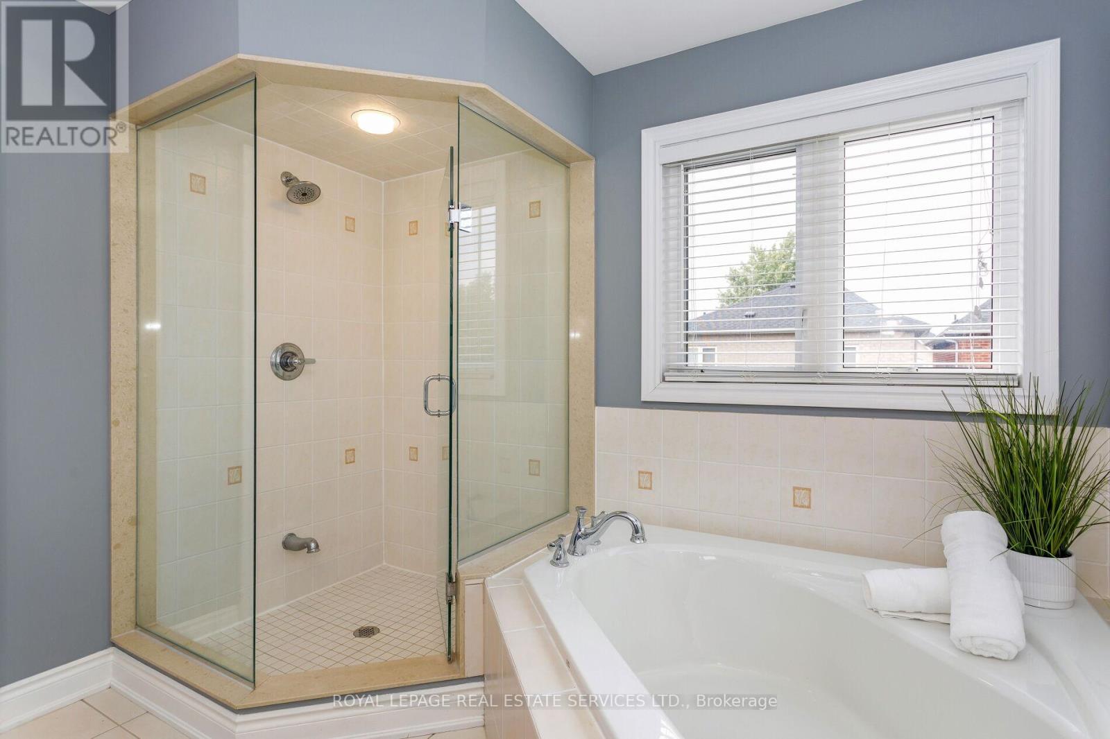 2299 Millstone Drive, Oakville, Ontario  L6M 0H1 - Photo 26 - W12407550
