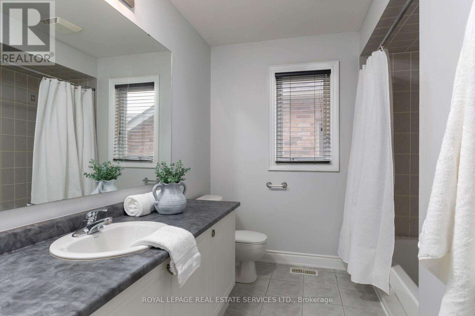 2299 Millstone Drive, Oakville, Ontario  L6M 0H1 - Photo 31 - W12407550