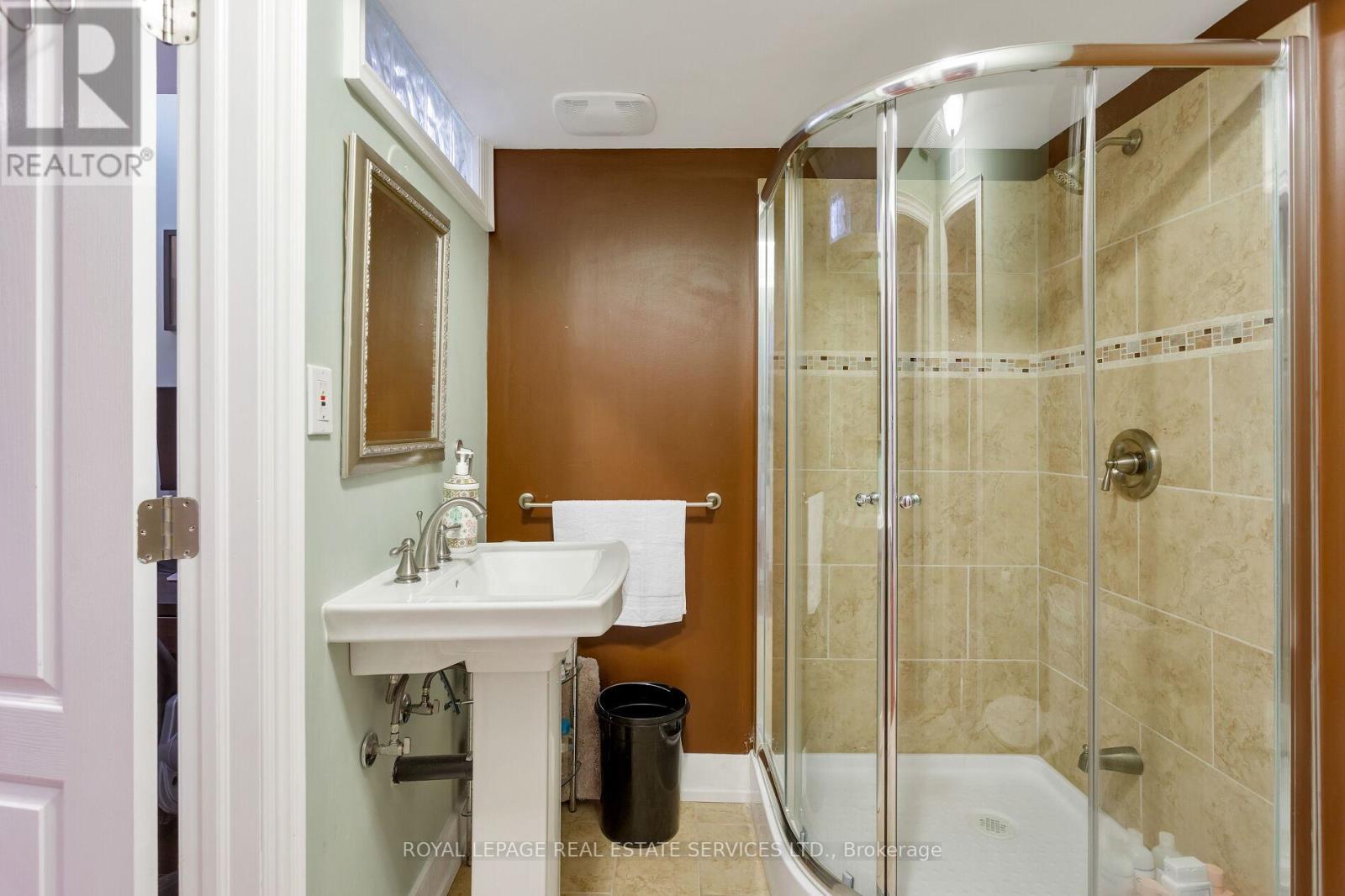 2299 Millstone Drive, Oakville, Ontario  L6M 0H1 - Photo 38 - W12407550