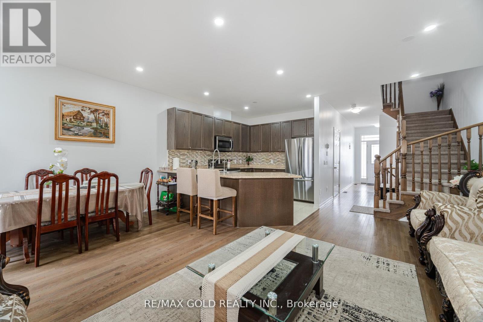 62 Valley Lane, Caledon, Ontario  L7C 4A7 - Photo 13 - W12407569