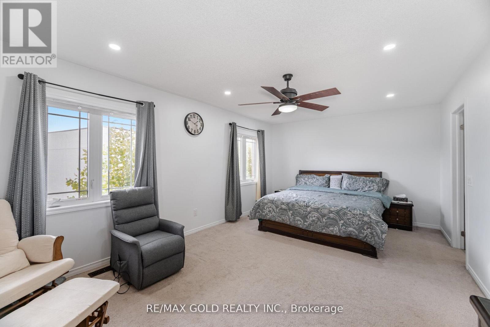 62 Valley Lane, Caledon, Ontario  L7C 4A7 - Photo 19 - W12407569