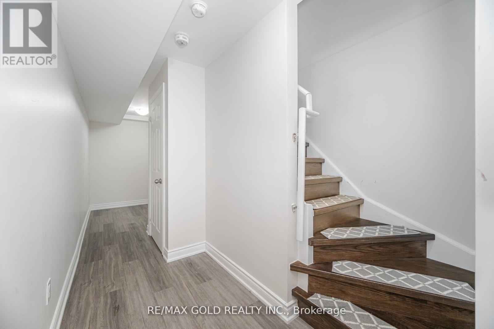 62 Valley Lane, Caledon, Ontario  L7C 4A7 - Photo 30 - W12407569