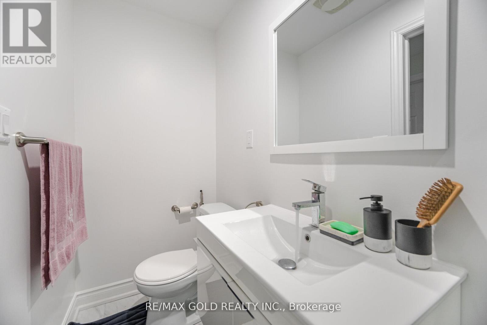 62 Valley Lane, Caledon, Ontario  L7C 4A7 - Photo 37 - W12407569