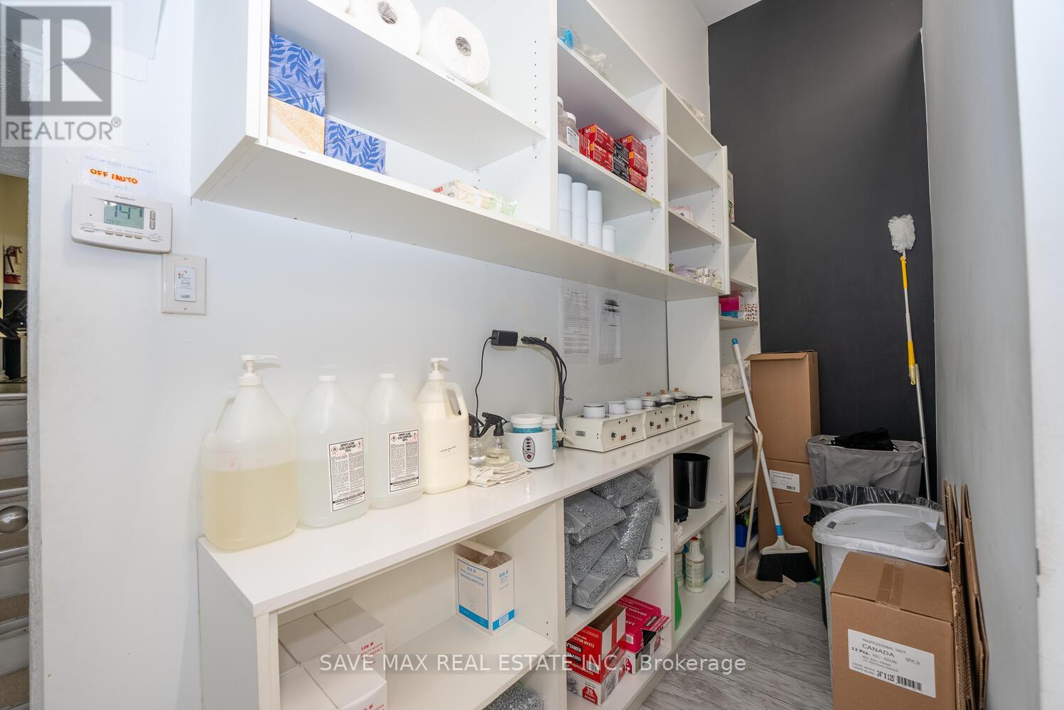 910 Bloor Street W, Toronto (Dovercourt-Wallace Emerson-Junction), Ontario  M6H 1L1 - Photo 23 - W12407587