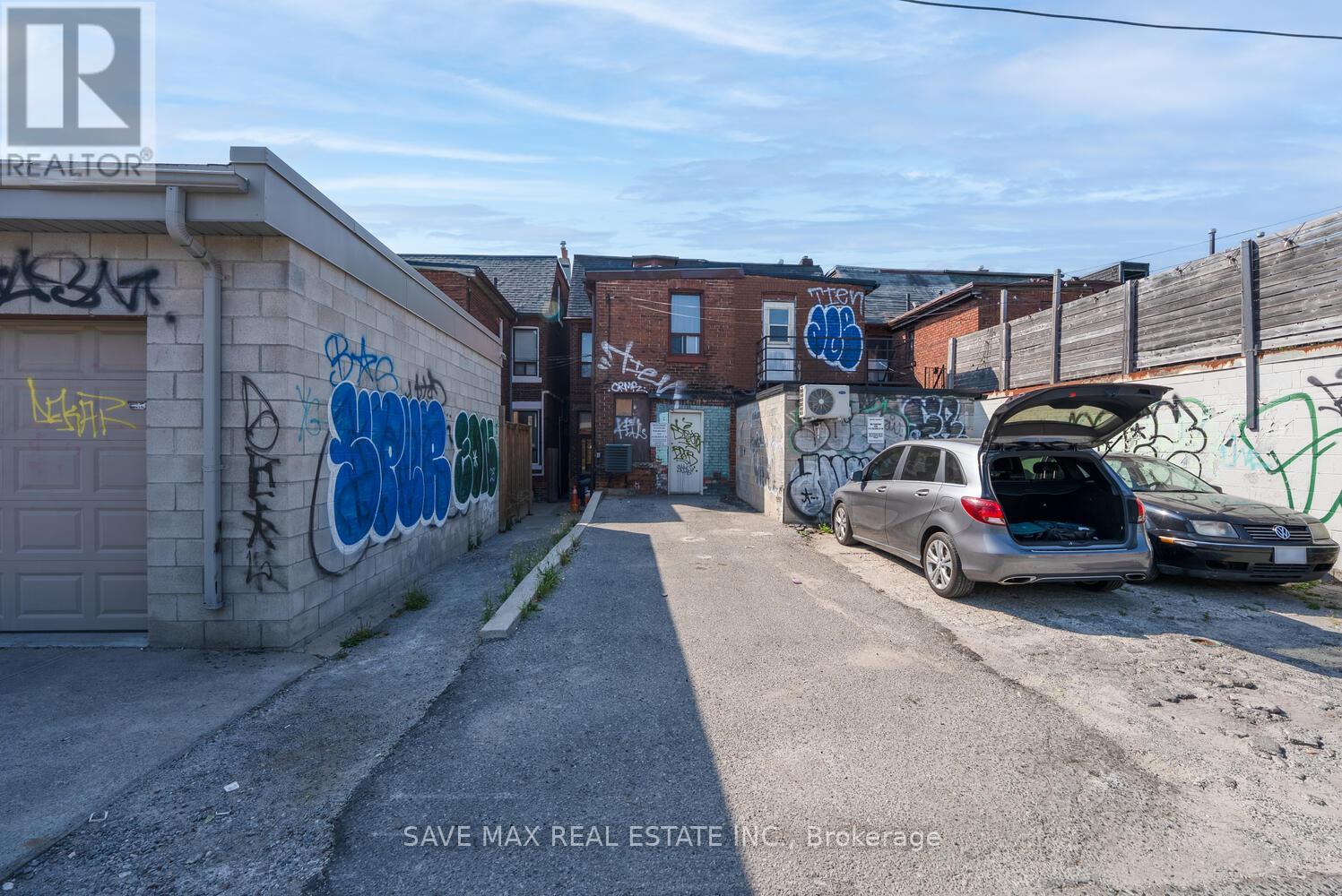 910 Bloor Street W, Toronto (Dovercourt-Wallace Emerson-Junction), Ontario  M6H 1L1 - Photo 31 - W12407587