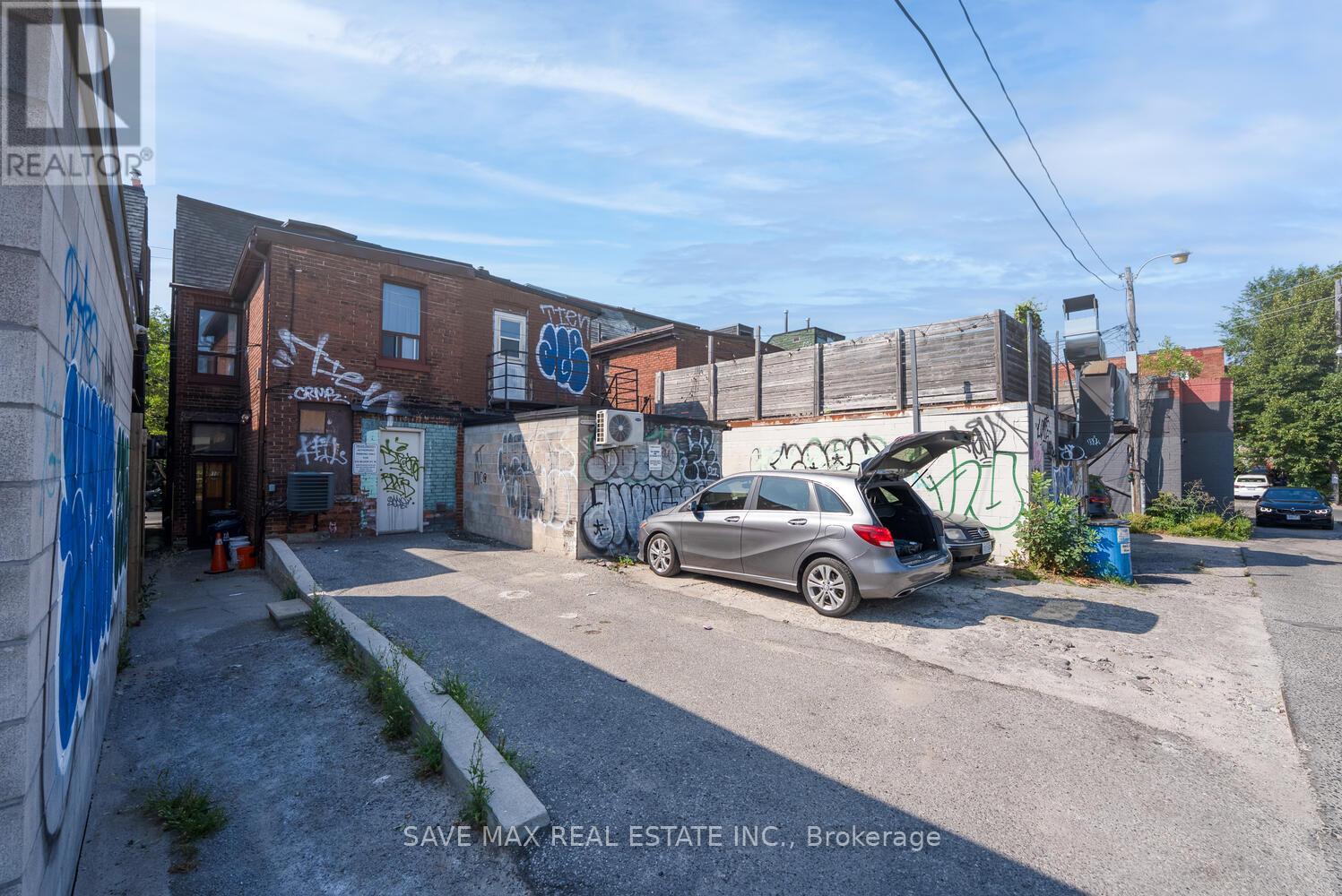 910 Bloor Street W, Toronto (Dovercourt-Wallace Emerson-Junction), Ontario  M6H 1L1 - Photo 33 - W12407587