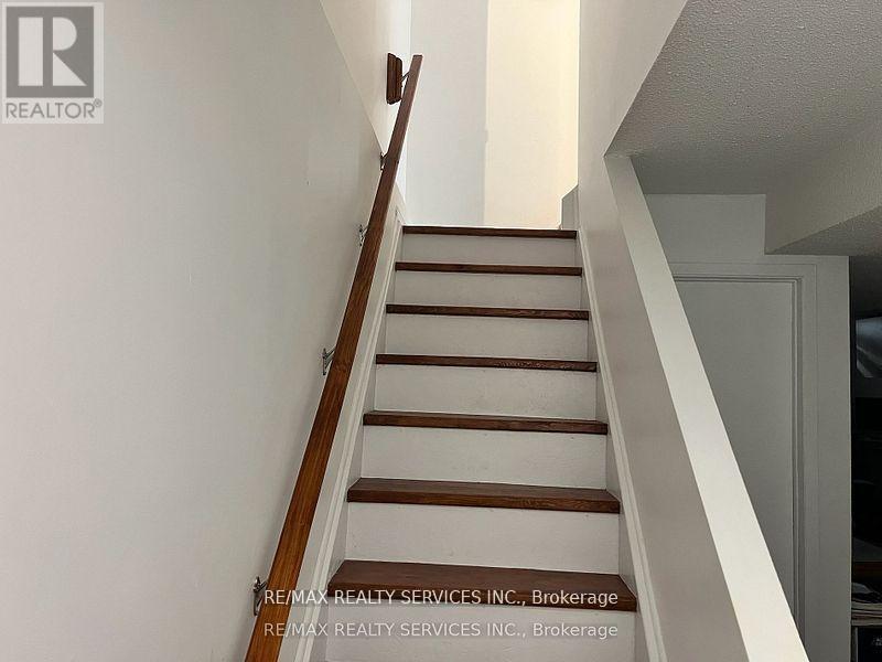 3 Oleander Crescent, Brampton (Heart Lake East), Ontario  L6Z 2C1 - Photo 34 - W12407596