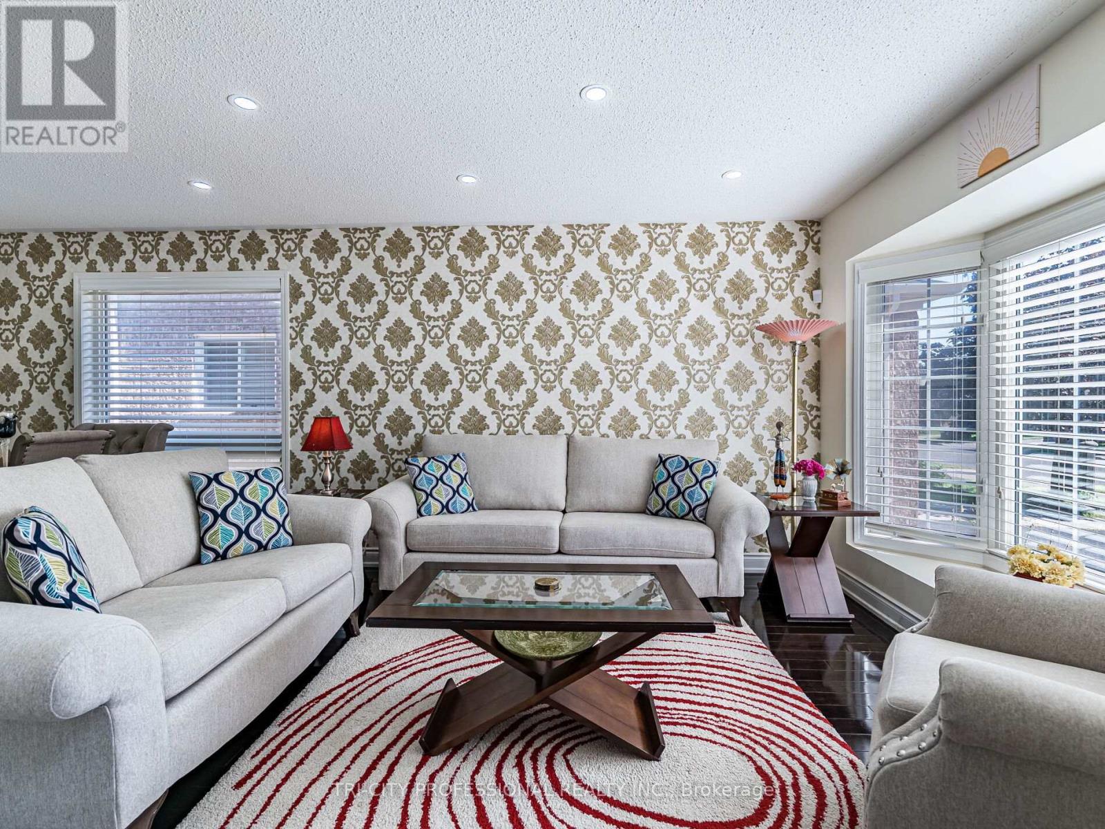 18 Sugarhill Drive, Brampton, Ontario  L7A 3L8 - Photo 12 - W12407626