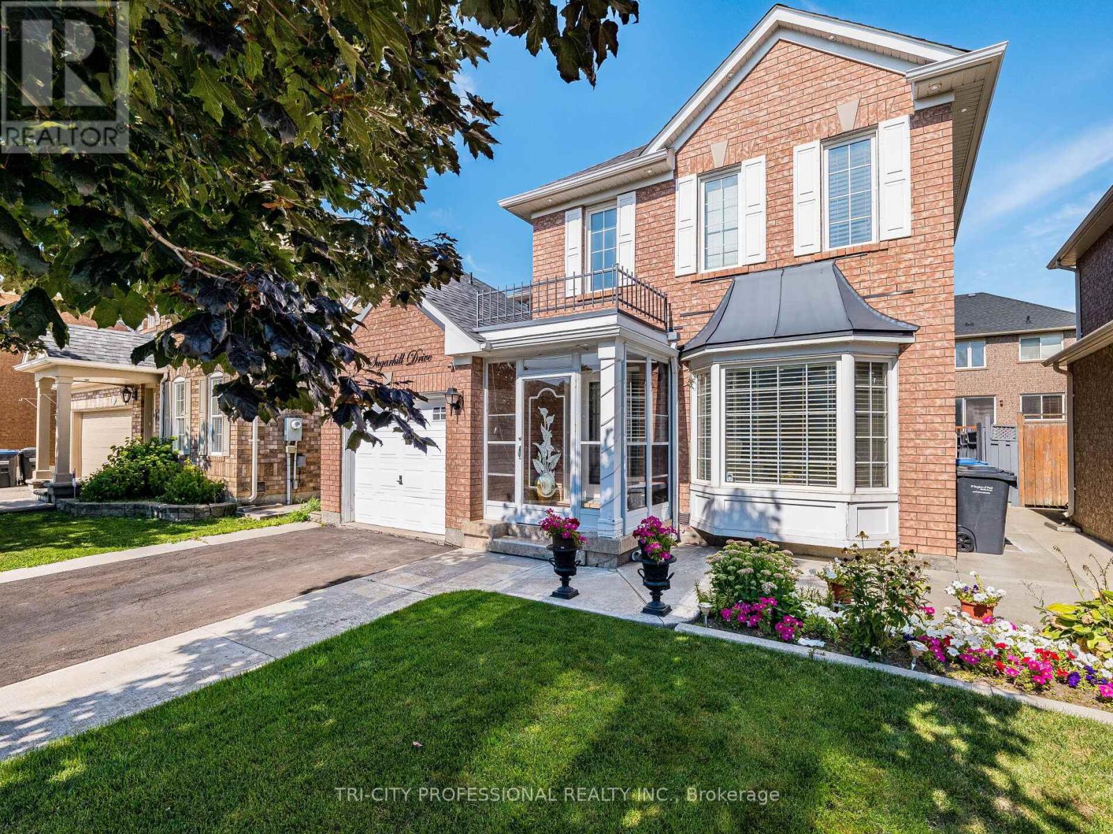 18 Sugarhill Drive, Brampton, Ontario  L7A 3L8 - Photo 2 - W12407626