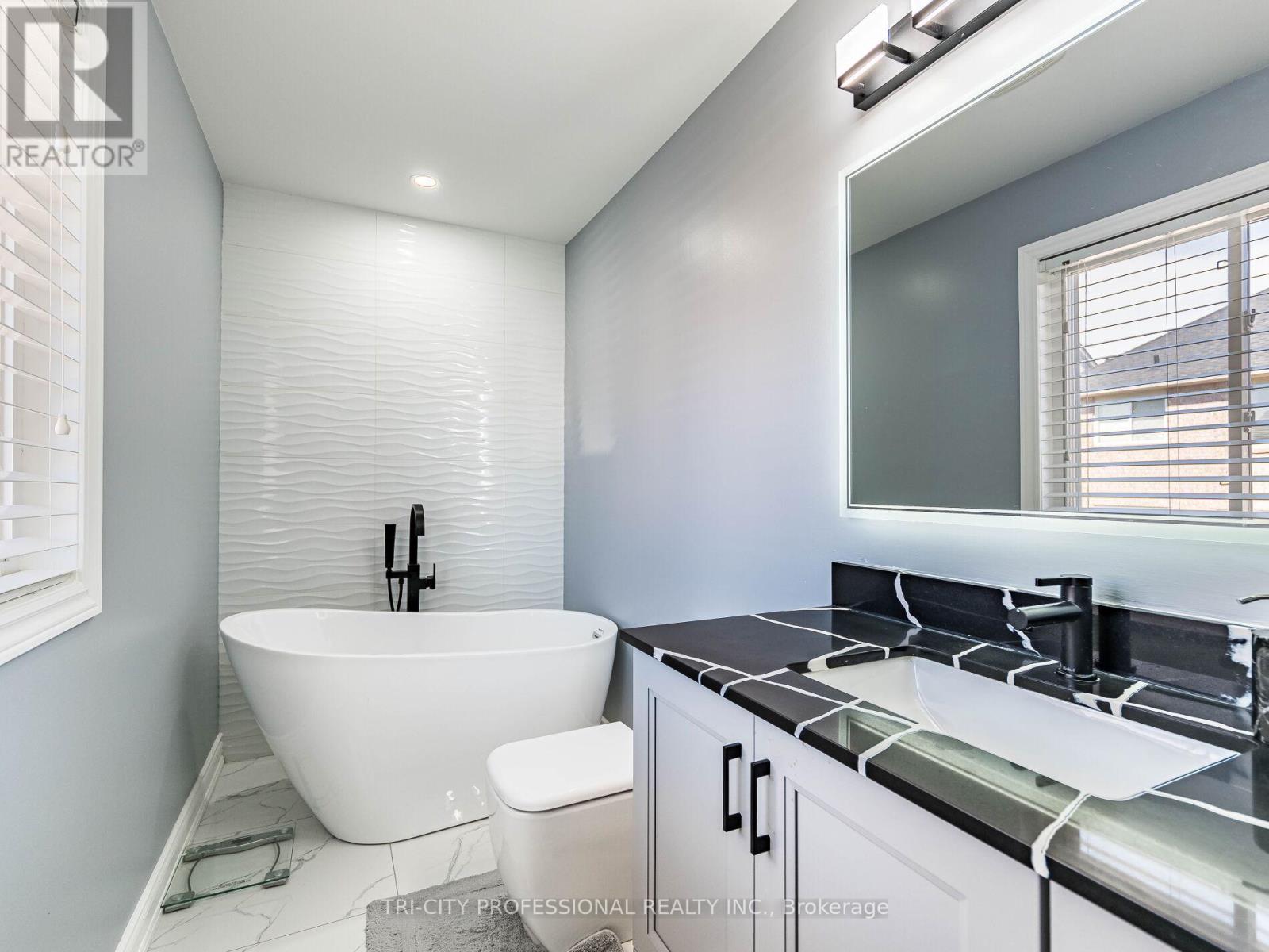 18 Sugarhill Drive, Brampton, Ontario  L7A 3L8 - Photo 31 - W12407626