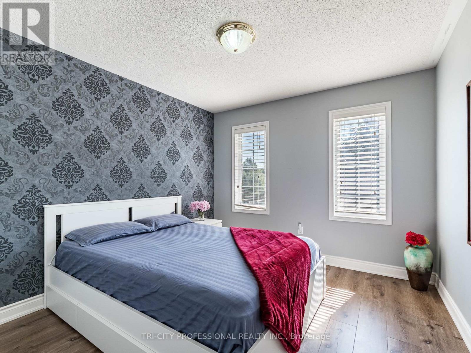 18 Sugarhill Drive, Brampton, Ontario  L7A 3L8 - Photo 33 - W12407626