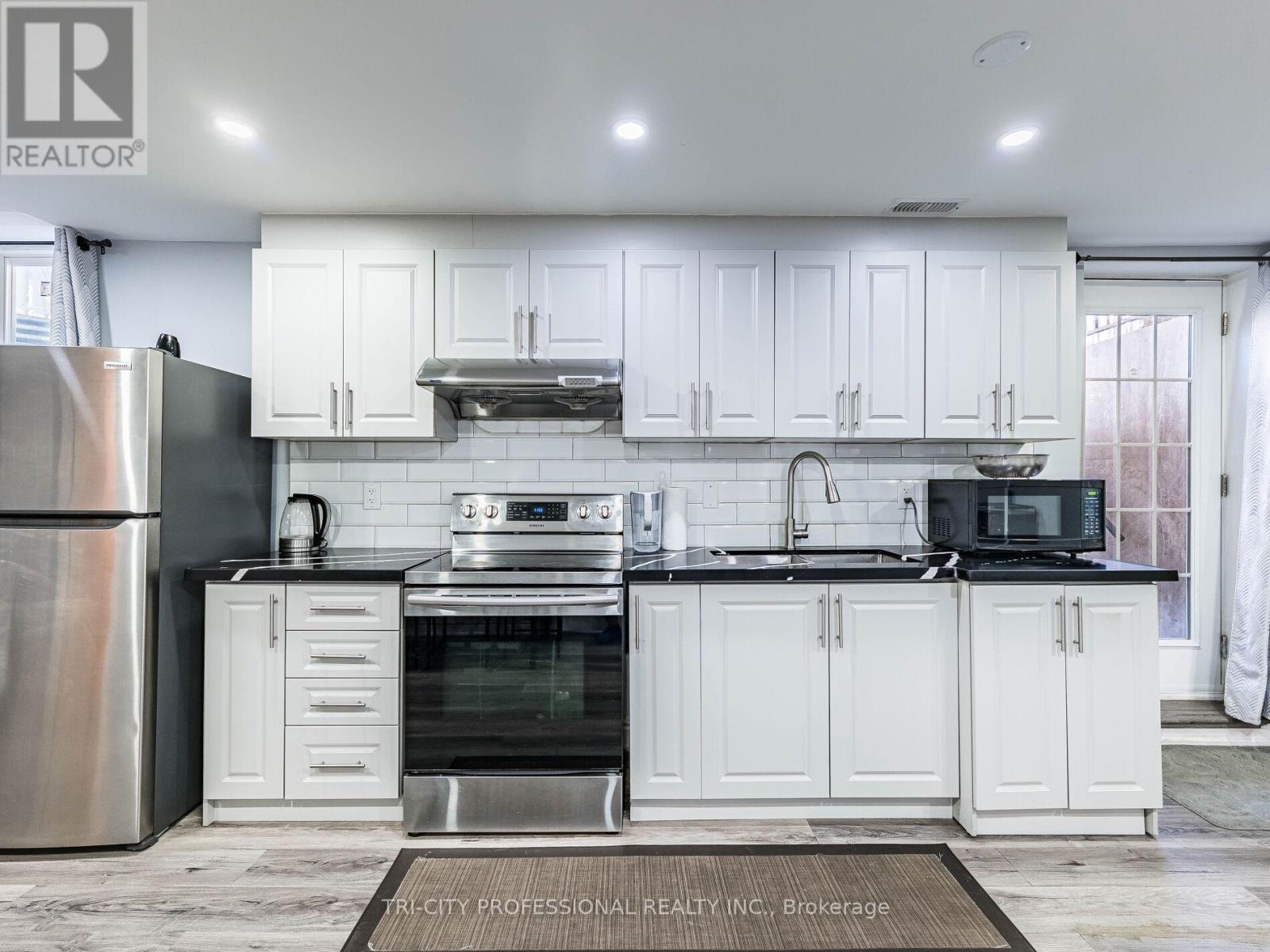 18 Sugarhill Drive, Brampton, Ontario  L7A 3L8 - Photo 41 - W12407626