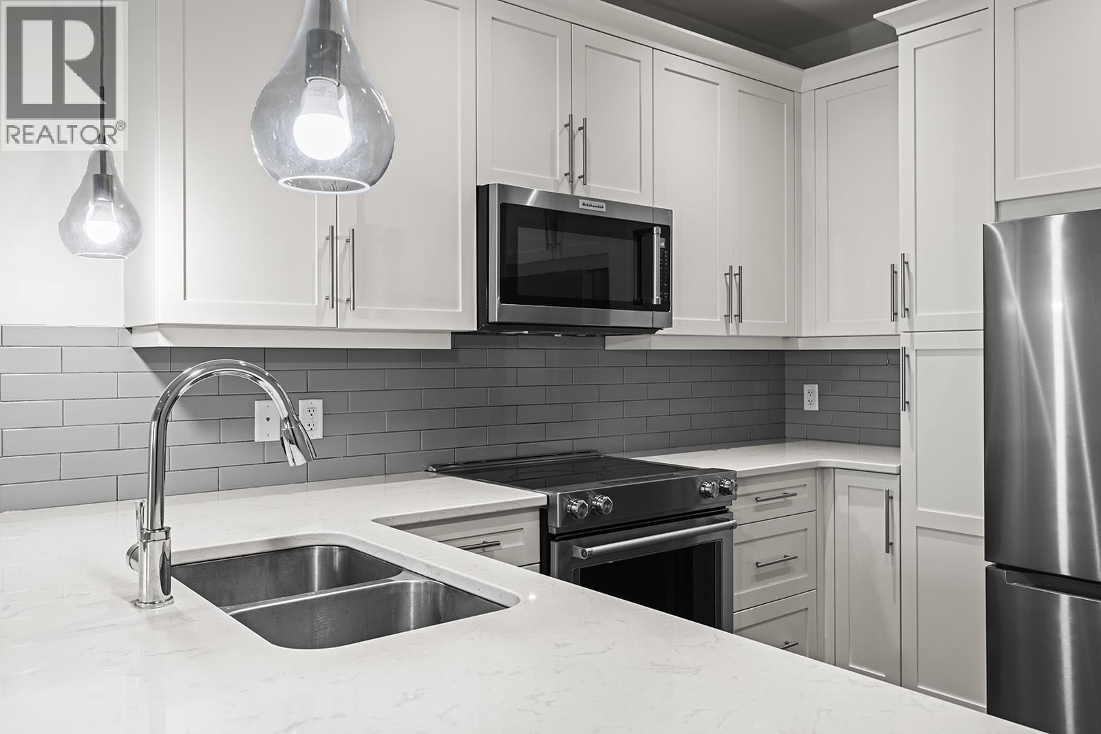 Photo 6 at 644 Lequime Road 8, Lower Mission, Kelowna Photo 6 at 644 Lequime Road 8, Lower Mission, Kelowna