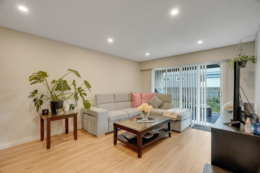 121 32850 George Ferguson Way, Abbotsford, British Columbia  V2S 7K1 - Photo 2 - R3046485