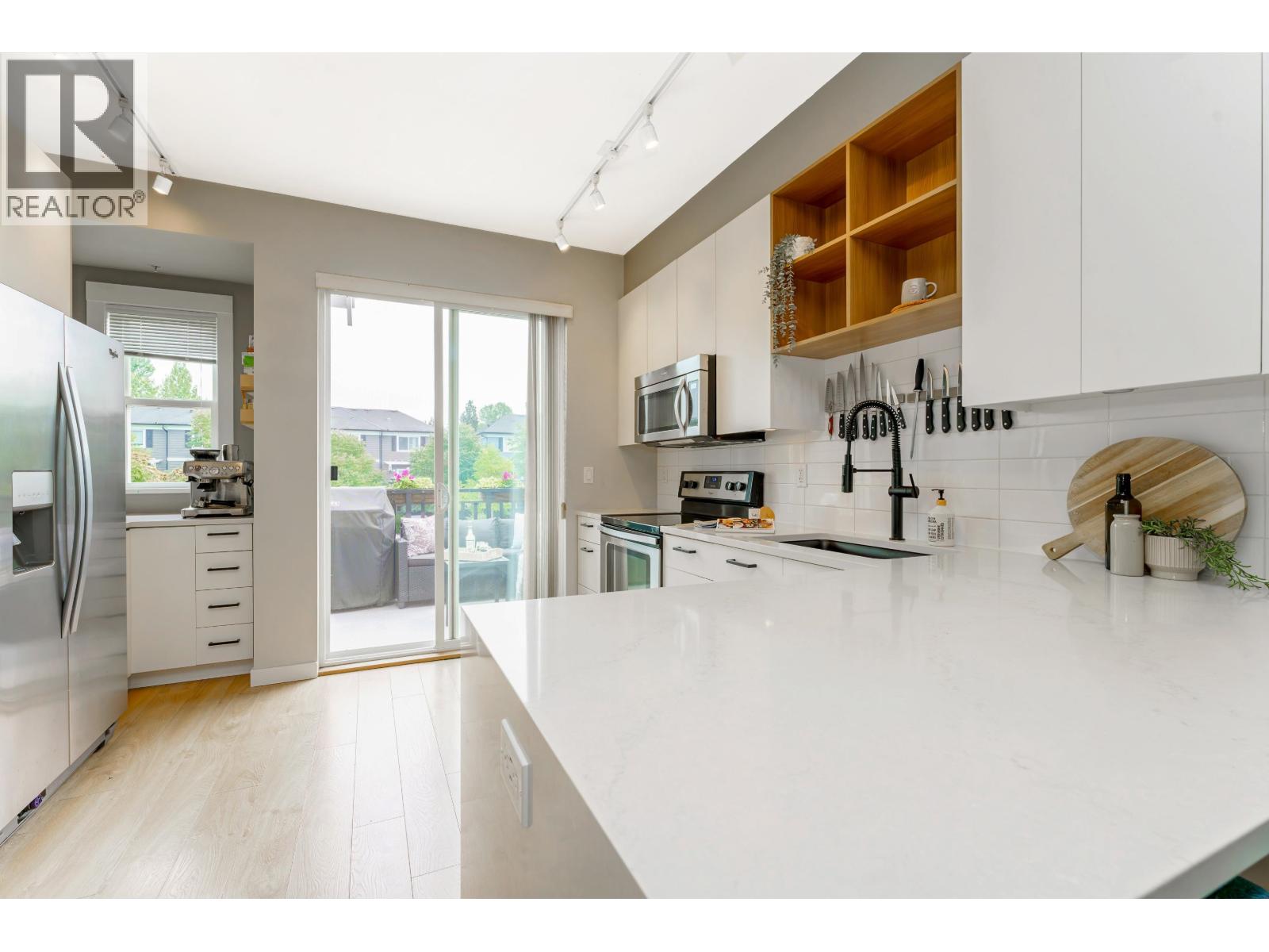 5 10974 BARNSTON VIEW ROAD, Pitt Meadows, British Columbia